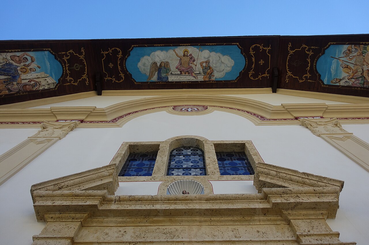Détail de l’église Saint-Gervais-Saint-Protais ; illustration du patrimoine de la commune sans marqueur saisonnier.