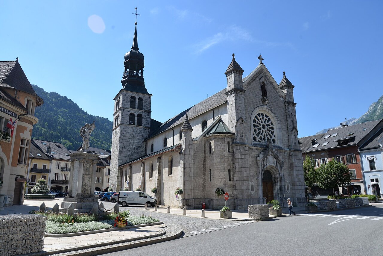 L’église Saint-Maurice de Thônes, vue extérieure.